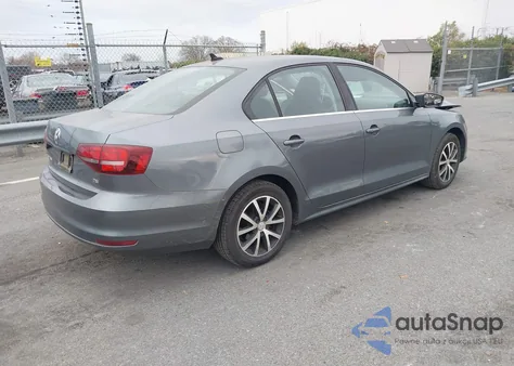 2018 Volkswagen Jetta 1.4T Se/1.4T Wolfsburg Edition z USA, uszkodzony, nr VIN 3VWDB7AJXJM257741